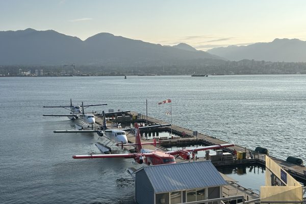 canada_place_seaplane